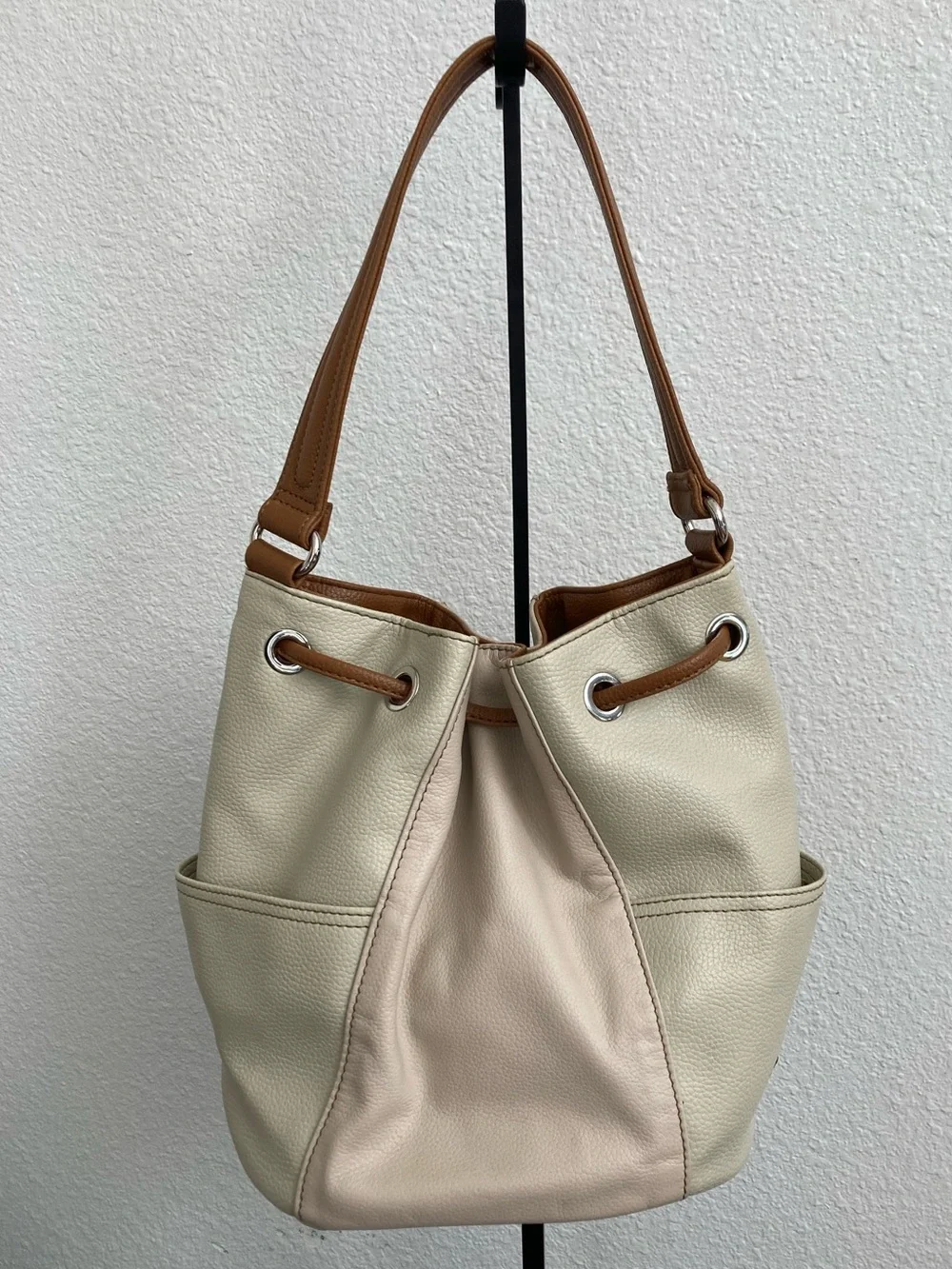 Tignanello Two-Tone Cream & Tan Leather Drawstring Bucket Bag Hobo Purse
